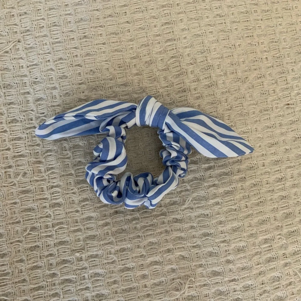 Anthropologie White Blue Striped Nautical Hair Bow Scrunchie Tie Ribbon Hair
